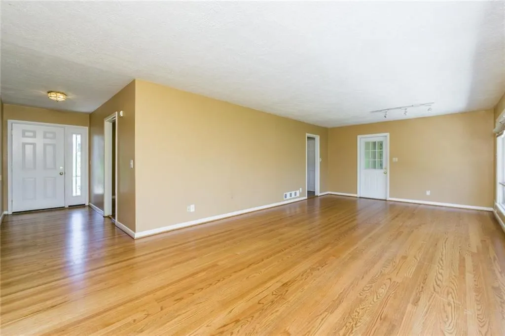 6311 Hunting Creek Road Ne, Sandy Springs, Georgia 30328, 4 Bedrooms Bedrooms, ,3 BathroomsBathrooms,Residential,Sold,6311 Hunting Creek Road Ne,5974608 6311 Hunting Creek Road Ne, Sandy Springs, Georgia 30328, 4 Bedrooms Bedrooms, ,3 BathroomsBathrooms,Residential,Sold,6311 Hunting Creek Road Ne,5974608