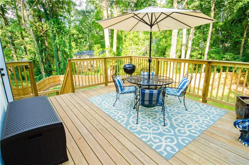 145 Belmont Trace, Sandy Springs, Georgia 30328, 3 Bedrooms Bedrooms, ,2 BathroomsBathrooms,Residential,Sold,145 Belmont Trace,5878927
