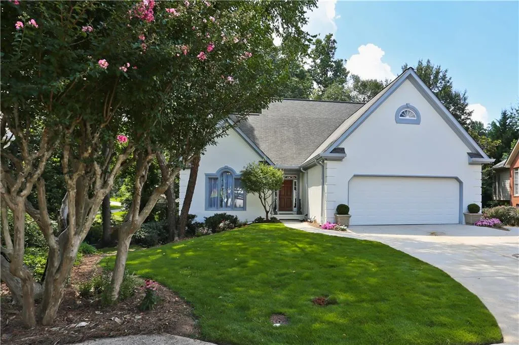 145 Belmont Trace, Sandy Springs, Georgia 30328, 3 Bedrooms Bedrooms, ,2 BathroomsBathrooms,Residential,Sold,145 Belmont Trace,5878927
