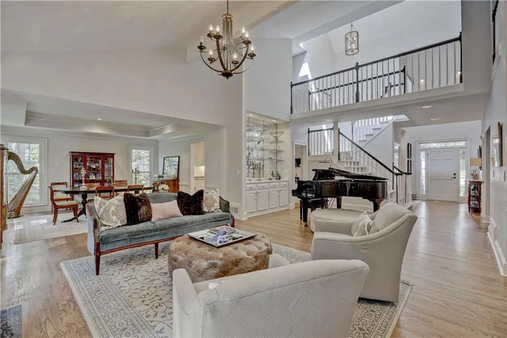 145 Belmont Trace, Sandy Springs, Georgia 30328, 3 Bedrooms Bedrooms, ,2 BathroomsBathrooms,Residential,Sold,145 Belmont Trace,5878927
