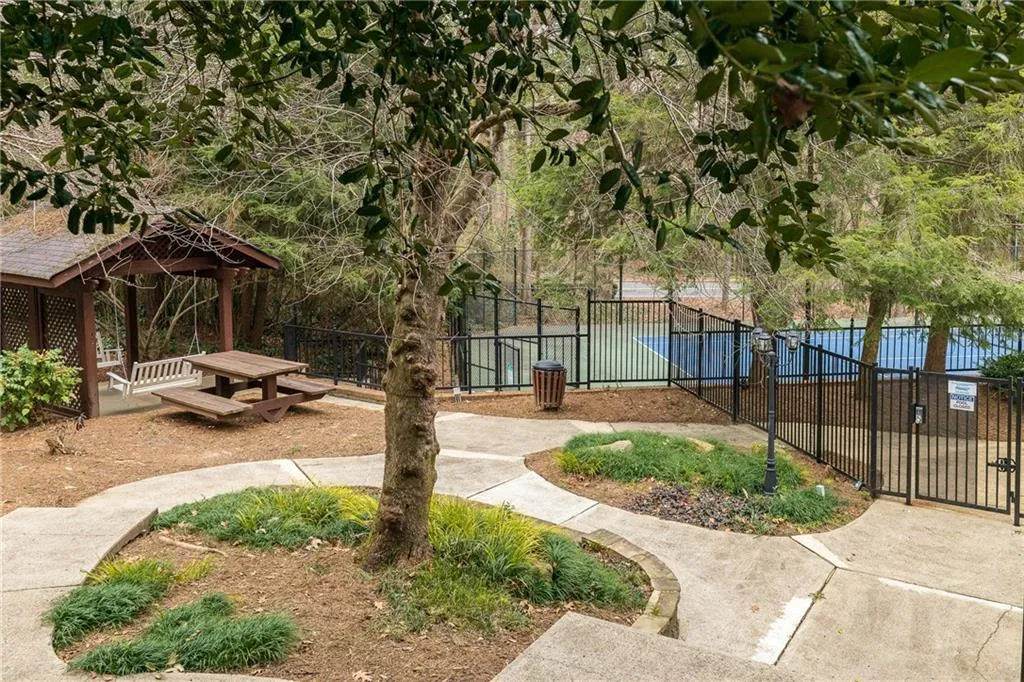 6800 Glenridge Drive Unit 6820e, Atlanta, Georgia 30328, 2 Bedrooms Bedrooms, ,2 BathroomsBathrooms,Residential,Sold,6800 Glenridge Drive Unit 6820e,7017121