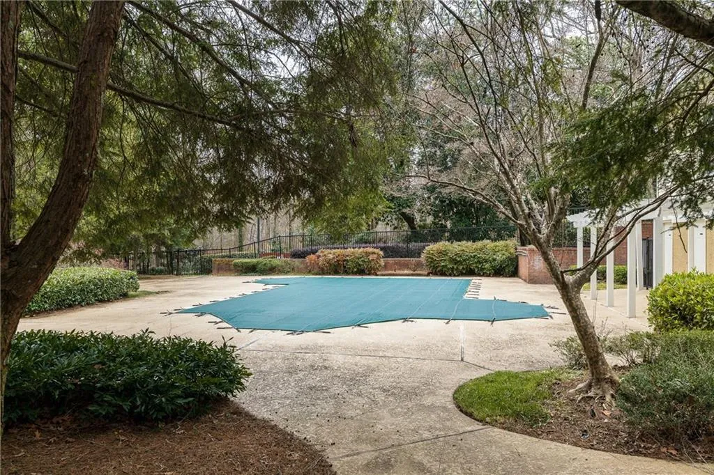 6800 Glenridge Drive Unit 6820e, Atlanta, Georgia 30328, 2 Bedrooms Bedrooms, ,2 BathroomsBathrooms,Residential,Sold,6800 Glenridge Drive Unit 6820e,7017121
