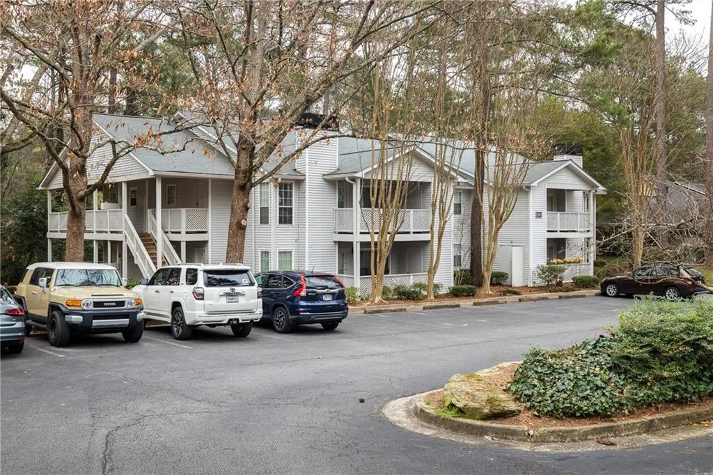 6800 Glenridge Drive Unit 6820e, Atlanta, Georgia 30328, 2 Bedrooms Bedrooms, ,2 BathroomsBathrooms,Residential,Sold,6800 Glenridge Drive Unit 6820e,7017121
