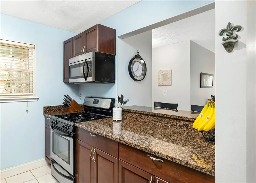 6800 Glenridge Drive Unit 6820e, Atlanta, Georgia 30328, 2 Bedrooms Bedrooms, ,2 BathroomsBathrooms,Residential,Sold,6800 Glenridge Drive Unit 6820e,7017121