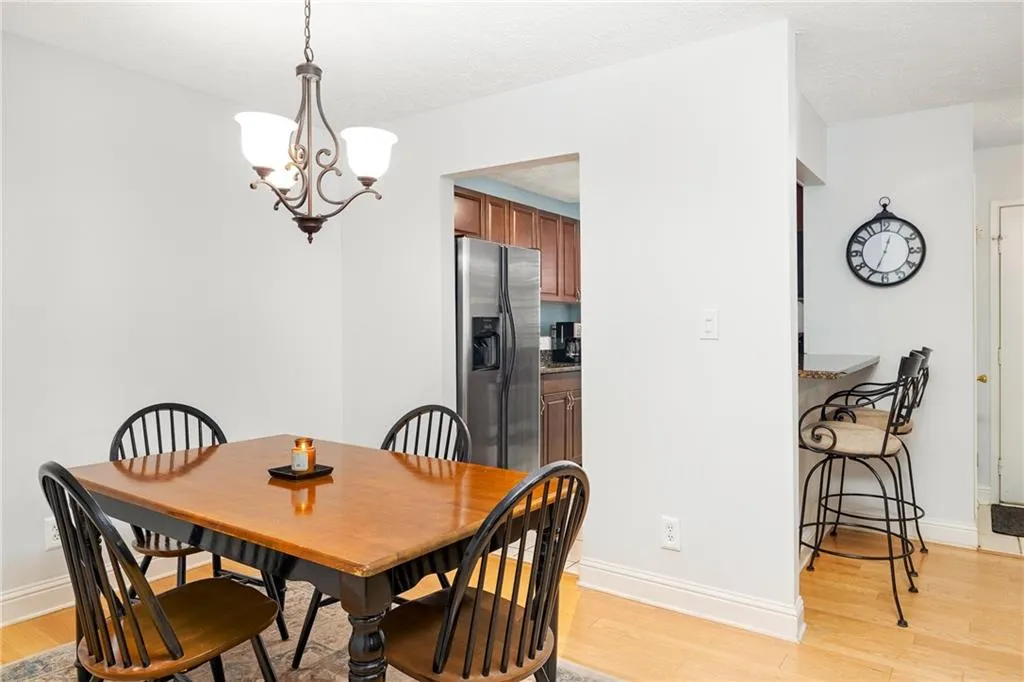 6800 Glenridge Drive Unit 6820e, Atlanta, Georgia 30328, 2 Bedrooms Bedrooms, ,2 BathroomsBathrooms,Residential,Sold,6800 Glenridge Drive Unit 6820e,7017121