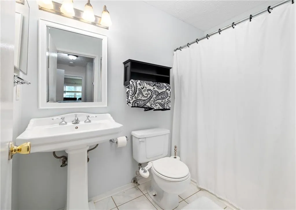 6800 Glenridge Drive Unit 6820e, Atlanta, Georgia 30328, 2 Bedrooms Bedrooms, ,2 BathroomsBathrooms,Residential,Sold,6800 Glenridge Drive Unit 6820e,7017121