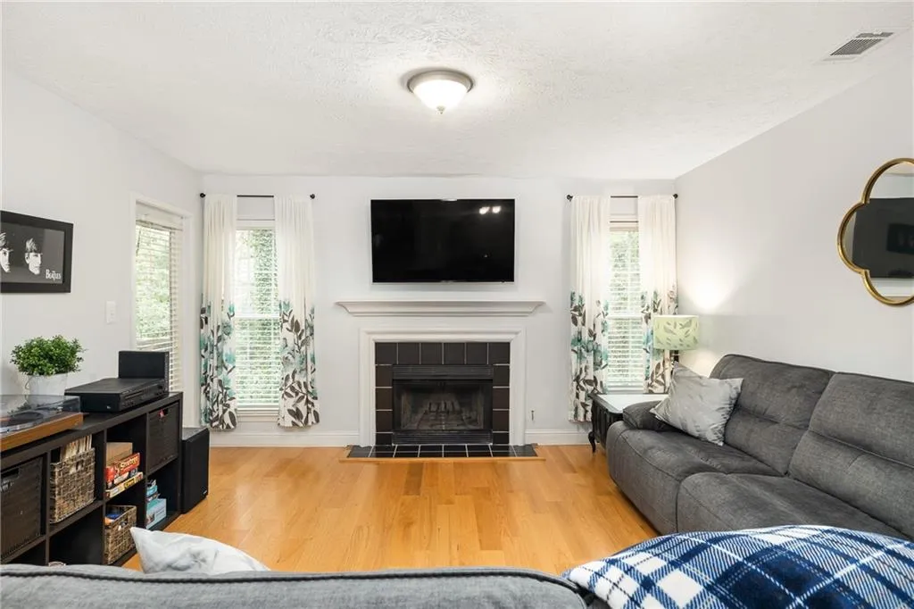 6800 Glenridge Drive Unit 6820e, Atlanta, Georgia 30328, 2 Bedrooms Bedrooms, ,2 BathroomsBathrooms,Residential,Sold,6800 Glenridge Drive Unit 6820e,7017121