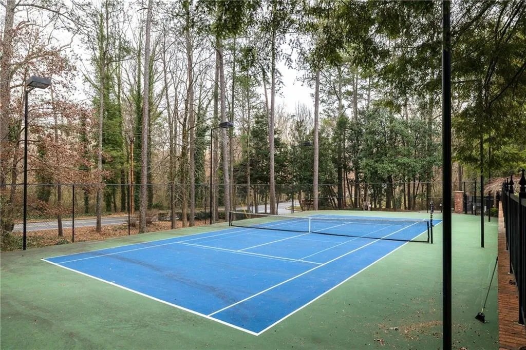 6800 Glenridge Drive Unit 6820e, Atlanta, Georgia 30328, 2 Bedrooms Bedrooms, ,2 BathroomsBathrooms,Residential,Sold,6800 Glenridge Drive Unit 6820e,7017121
