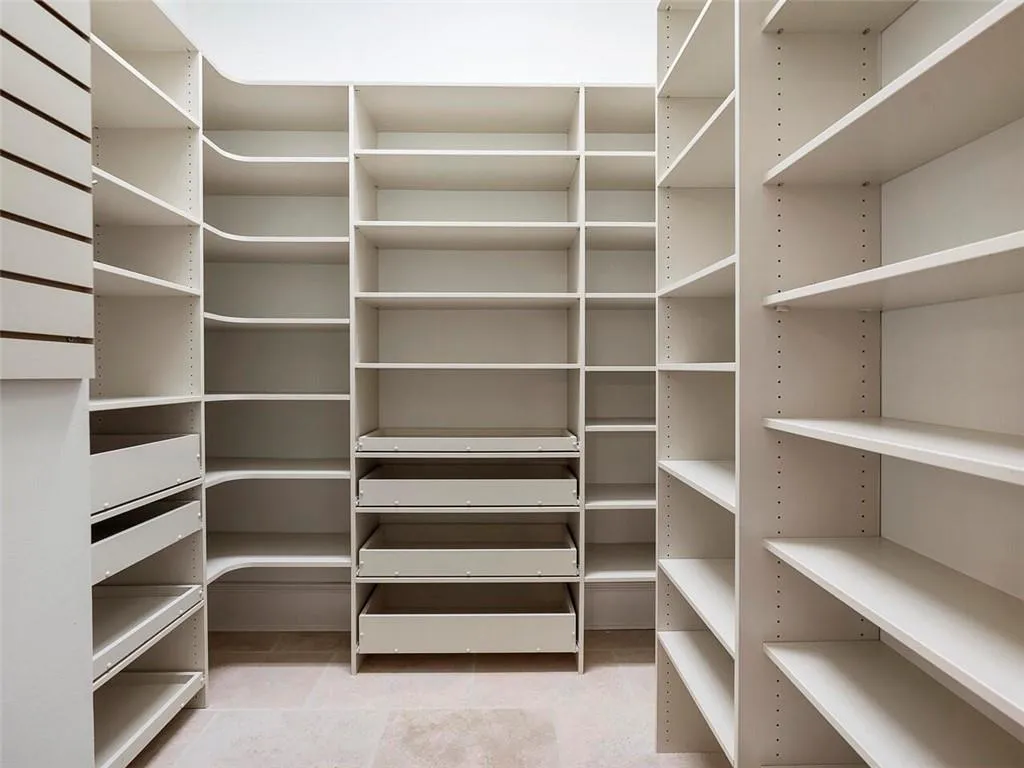 5540 Lake Island Drive, Sandy Springs, Georgia 30327, 6 Bedrooms Bedrooms, ,7 BathroomsBathrooms,Residential,Sold,5540 Lake Island Drive,6988119