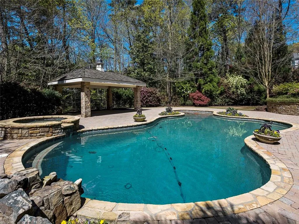 5540 Lake Island Drive, Sandy Springs, Georgia 30327, 6 Bedrooms Bedrooms, ,7 BathroomsBathrooms,Residential,Sold,5540 Lake Island Drive,6988119