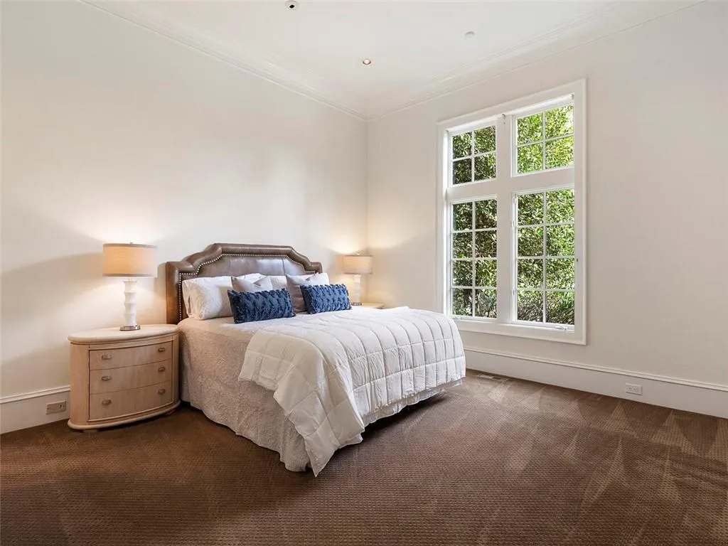 5540 Lake Island Drive, Sandy Springs, Georgia 30327, 6 Bedrooms Bedrooms, ,7 BathroomsBathrooms,Residential,Sold,5540 Lake Island Drive,6988119