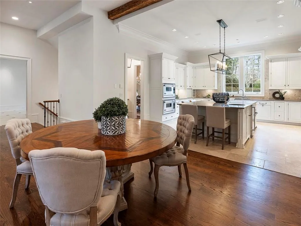 5540 Lake Island Drive, Sandy Springs, Georgia 30327, 6 Bedrooms Bedrooms, ,7 BathroomsBathrooms,Residential,Sold,5540 Lake Island Drive,6988119