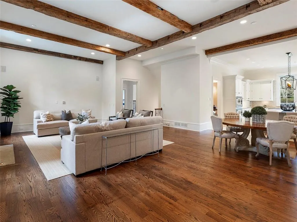 5540 Lake Island Drive, Sandy Springs, Georgia 30327, 6 Bedrooms Bedrooms, ,7 BathroomsBathrooms,Residential,Sold,5540 Lake Island Drive,6988119