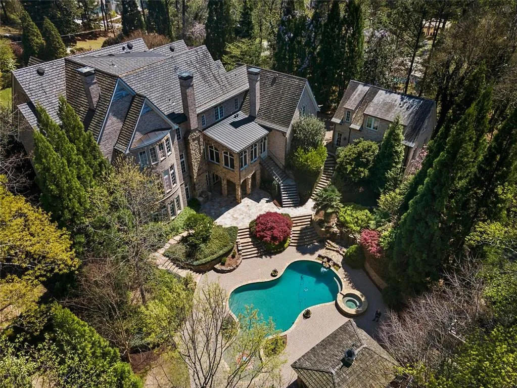 5540 Lake Island Drive, Sandy Springs, Georgia 30327, 6 Bedrooms Bedrooms, ,7 BathroomsBathrooms,Residential,Sold,5540 Lake Island Drive,6988119