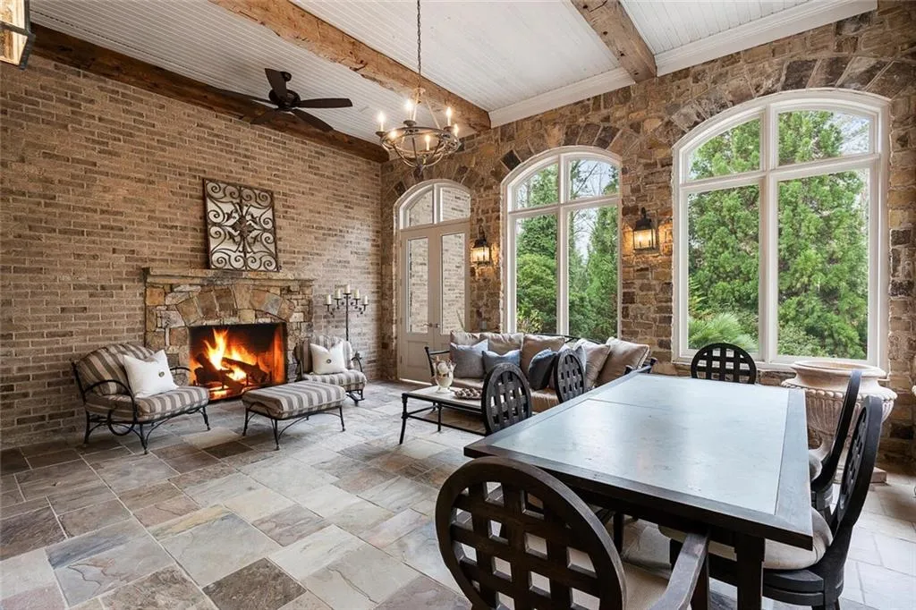 5540 Lake Island Drive, Sandy Springs, Georgia 30327, 6 Bedrooms Bedrooms, ,7 BathroomsBathrooms,Residential,Sold,5540 Lake Island Drive,6988119