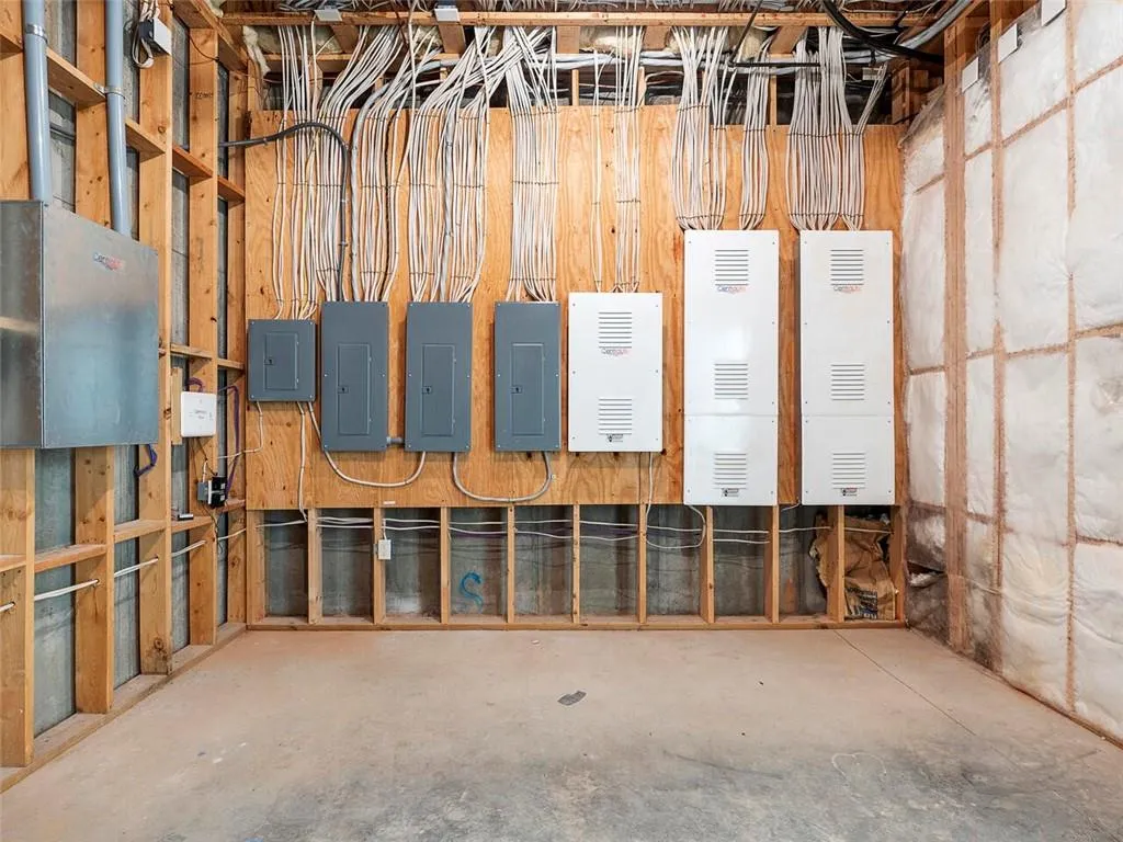 5540 Lake Island Drive, Sandy Springs, Georgia 30327, 6 Bedrooms Bedrooms, ,7 BathroomsBathrooms,Residential,Sold,5540 Lake Island Drive,6988119