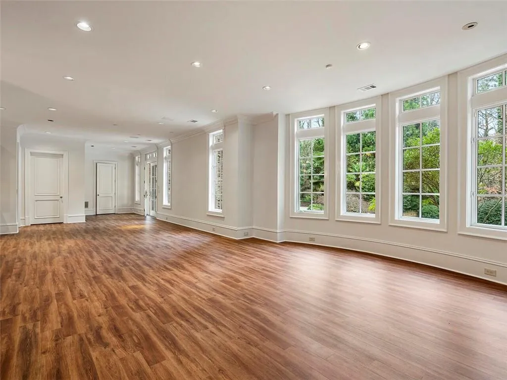 5540 Lake Island Drive, Sandy Springs, Georgia 30327, 6 Bedrooms Bedrooms, ,7 BathroomsBathrooms,Residential,Sold,5540 Lake Island Drive,6988119