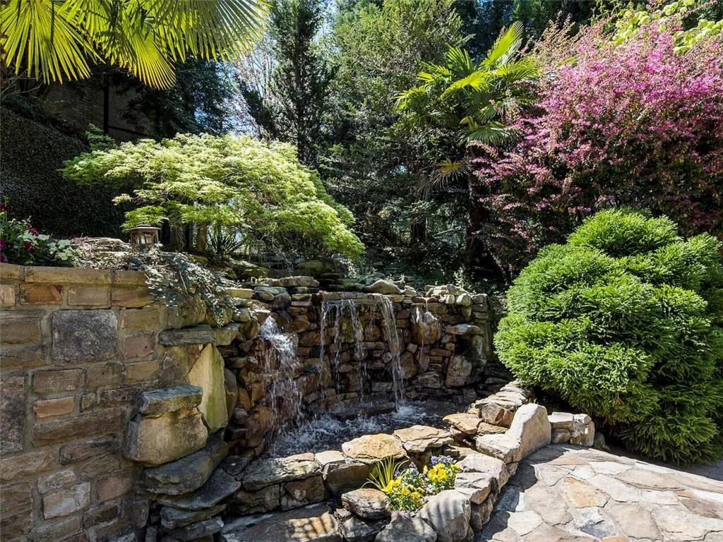 5540 Lake Island Drive, Sandy Springs, Georgia 30327, 6 Bedrooms Bedrooms, ,7 BathroomsBathrooms,Residential,Sold,5540 Lake Island Drive,6988119