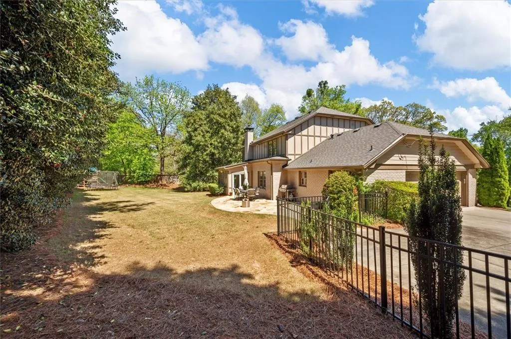 7525 Ball Mill Road, Sandy Springs, Georgia 30350, 5 Bedrooms Bedrooms, ,4 BathroomsBathrooms,Residential,Sold,7525 Ball Mill Road,7033918