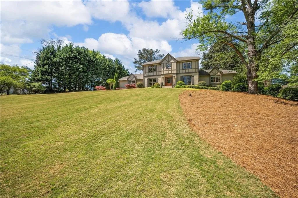 7525 Ball Mill Road, Sandy Springs, Georgia 30350, 5 Bedrooms Bedrooms, ,4 BathroomsBathrooms,Residential,Sold,7525 Ball Mill Road,7033918