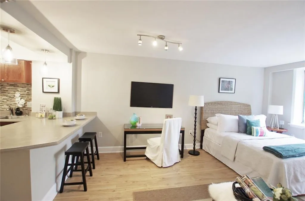 2479 Peachtree Road Ne Unit 211, Atlanta, Georgia 30305, 1 Bedroom Bedrooms, ,1 BathroomBathrooms,Residential,Sold,2479 Peachtree Road Ne Unit 211,6943446