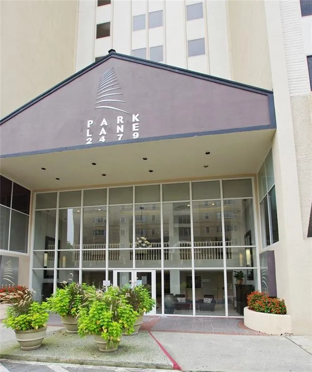 2479 Peachtree Road Ne Unit 211, Atlanta, Georgia 30305, 1 Bedroom Bedrooms, ,1 BathroomBathrooms,Residential,Sold,2479 Peachtree Road Ne Unit 211,6943446