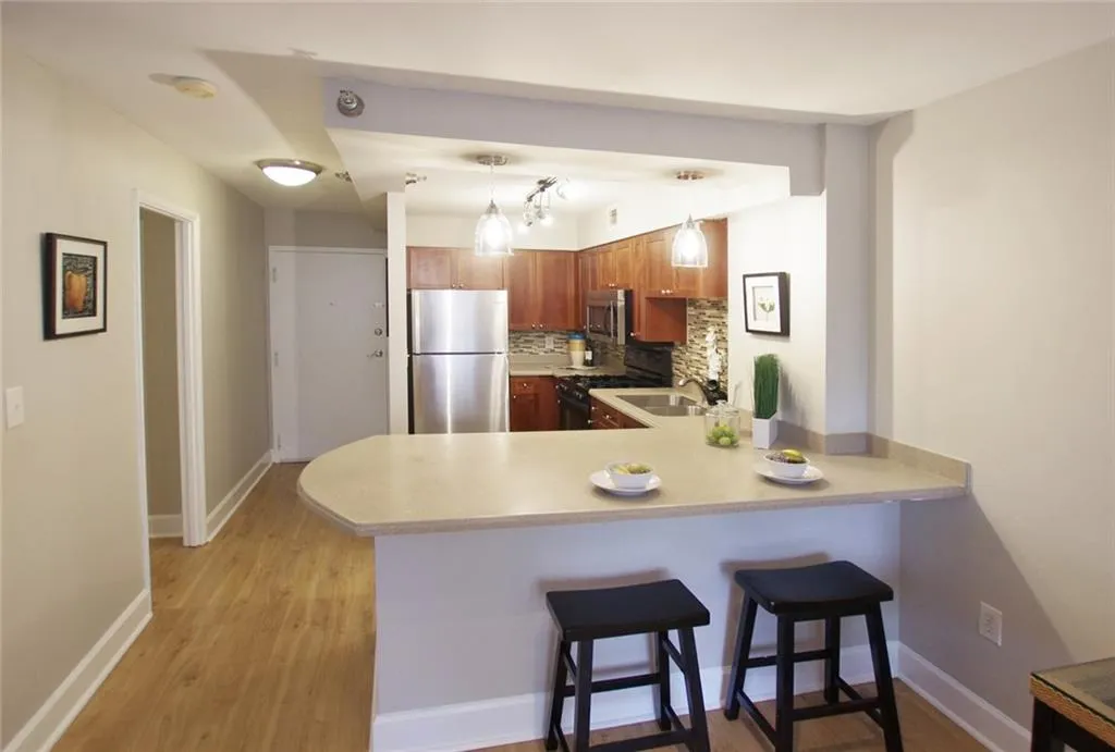 2479 Peachtree Road Ne Unit 211, Atlanta, Georgia 30305, 1 Bedroom Bedrooms, ,1 BathroomBathrooms,Residential,Sold,2479 Peachtree Road Ne Unit 211,6943446