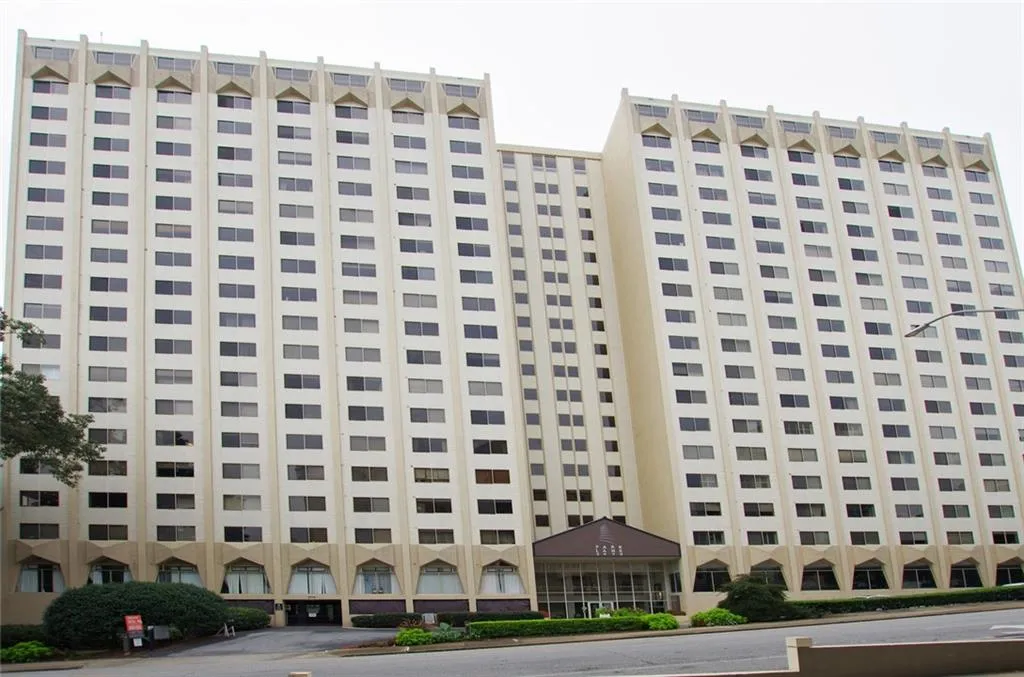 2479 Peachtree Road Ne Unit 211, Atlanta, Georgia 30305, 1 Bedroom Bedrooms, ,1 BathroomBathrooms,Residential,Sold,2479 Peachtree Road Ne Unit 211,6943446