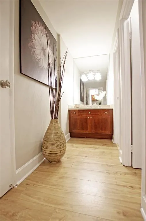 2479 Peachtree Road Ne Unit 211, Atlanta, Georgia 30305, 1 Bedroom Bedrooms, ,1 BathroomBathrooms,Residential,Sold,2479 Peachtree Road Ne Unit 211,6943446