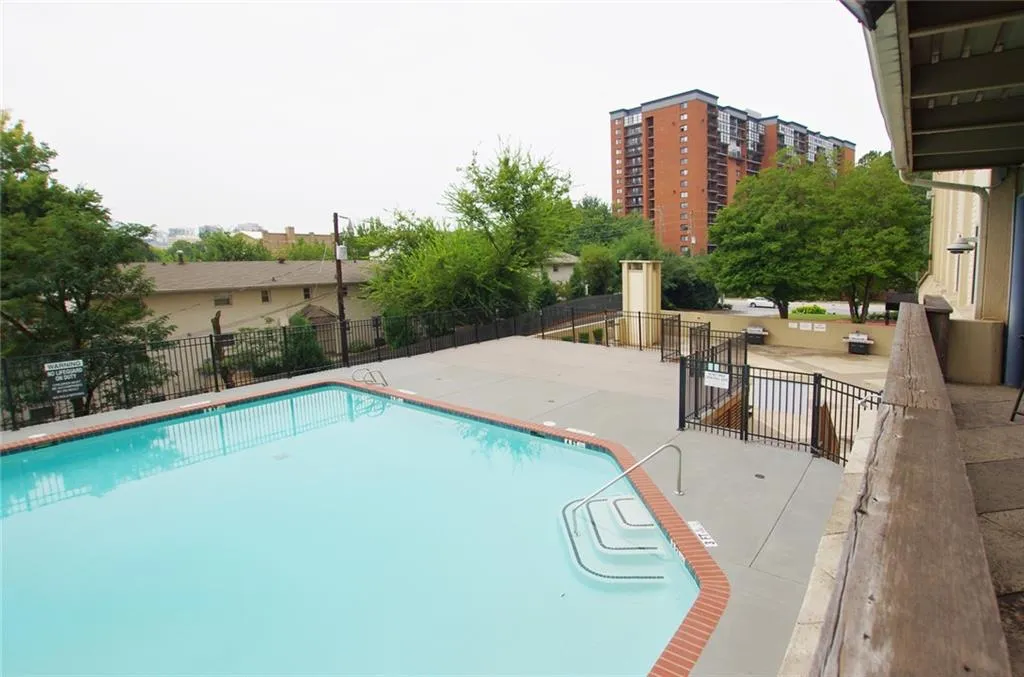 2479 Peachtree Road Ne Unit 211, Atlanta, Georgia 30305, 1 Bedroom Bedrooms, ,1 BathroomBathrooms,Residential,Sold,2479 Peachtree Road Ne Unit 211,6943446