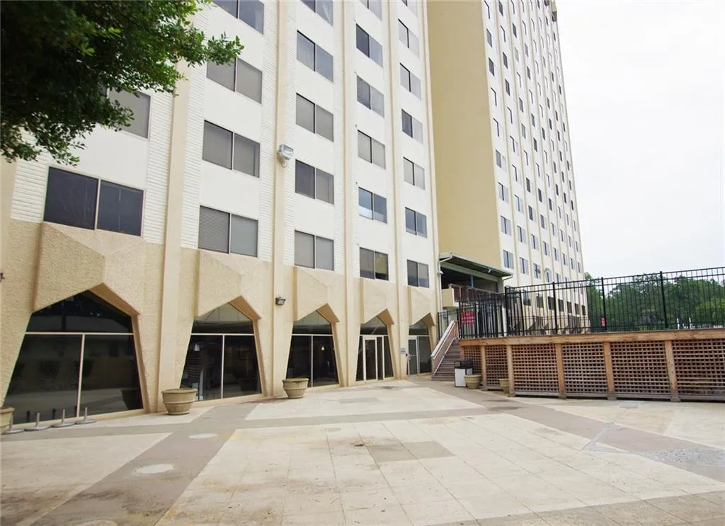 2479 Peachtree Road Ne Unit 211, Atlanta, Georgia 30305, 1 Bedroom Bedrooms, ,1 BathroomBathrooms,Residential,Sold,2479 Peachtree Road Ne Unit 211,6943446