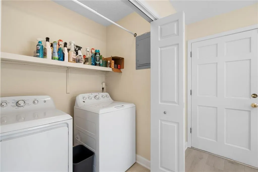 12 Waterford Court, Atlanta, Georgia 30328, 2 Bedrooms Bedrooms, ,2 BathroomsBathrooms,Residential,For Sale,12 Waterford Court,7628956