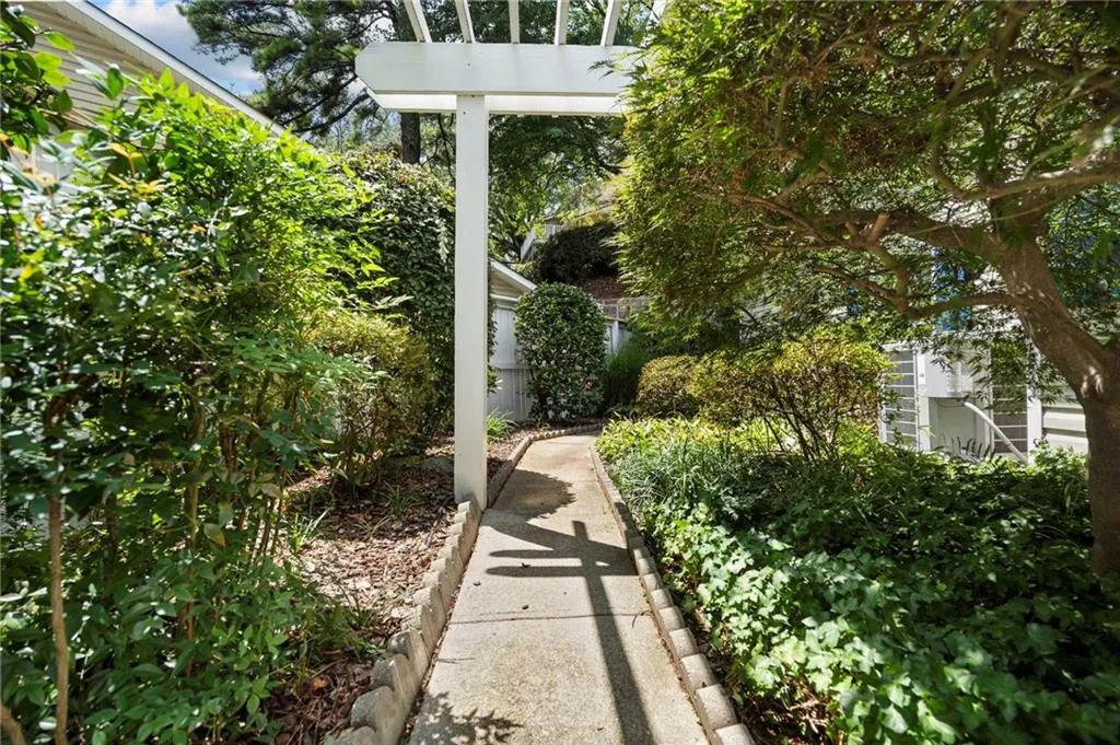 12 Waterford Court, Atlanta, Georgia 30328, 2 Bedrooms Bedrooms, ,2 BathroomsBathrooms,Residential,For Sale,12 Waterford Court,7628956