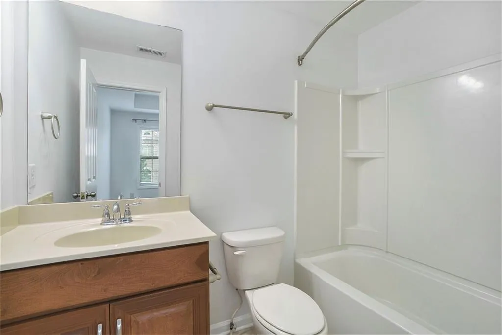 7485 Highland Bluff, Sandy Springs, Georgia 30328, 3 Bedrooms Bedrooms, ,3 BathroomsBathrooms,Residential,Sold,7485 Highland Bluff,7081497