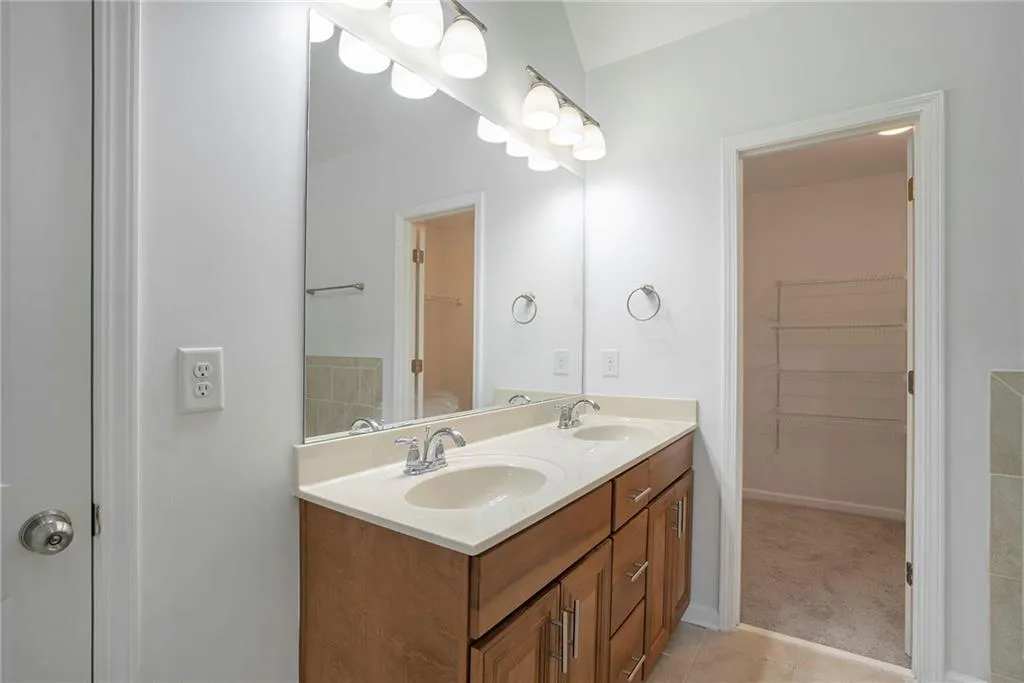 7485 Highland Bluff, Sandy Springs, Georgia 30328, 3 Bedrooms Bedrooms, ,3 BathroomsBathrooms,Residential,Sold,7485 Highland Bluff,7081497