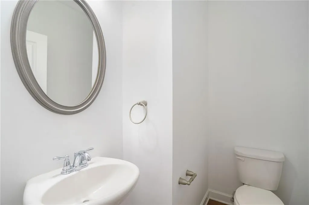 7485 Highland Bluff, Sandy Springs, Georgia 30328, 3 Bedrooms Bedrooms, ,3 BathroomsBathrooms,Residential,Sold,7485 Highland Bluff,7081497