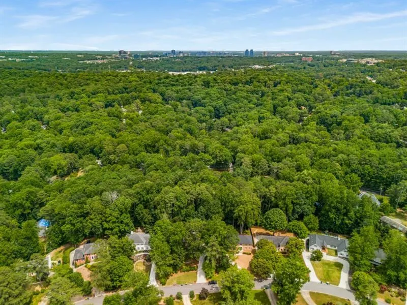 185 Marsh Glen Point, Sandy Springs, Georgia 30328, 5 Bedrooms Bedrooms, ,3 BathroomsBathrooms,Residential,Sold,185 Marsh Glen Point,7418630
