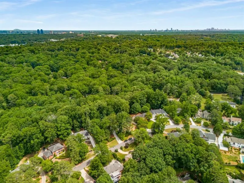 185 Marsh Glen Point, Sandy Springs, Georgia 30328, 5 Bedrooms Bedrooms, ,3 BathroomsBathrooms,Residential,Sold,185 Marsh Glen Point,7418630
