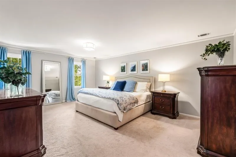 185 Marsh Glen Point, Sandy Springs, Georgia 30328, 5 Bedrooms Bedrooms, ,3 BathroomsBathrooms,Residential,Sold,185 Marsh Glen Point,7418630