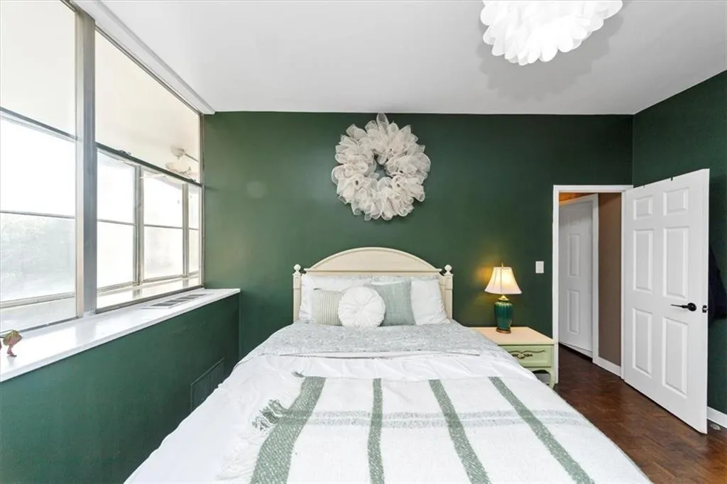 3060 Pharr Court North Nw Unit 423, Atlanta, Georgia 30305, 2 Bedrooms Bedrooms, ,1 BathroomBathrooms,Residential,For Sale,3060 Pharr Court North Nw Unit 423,7648668