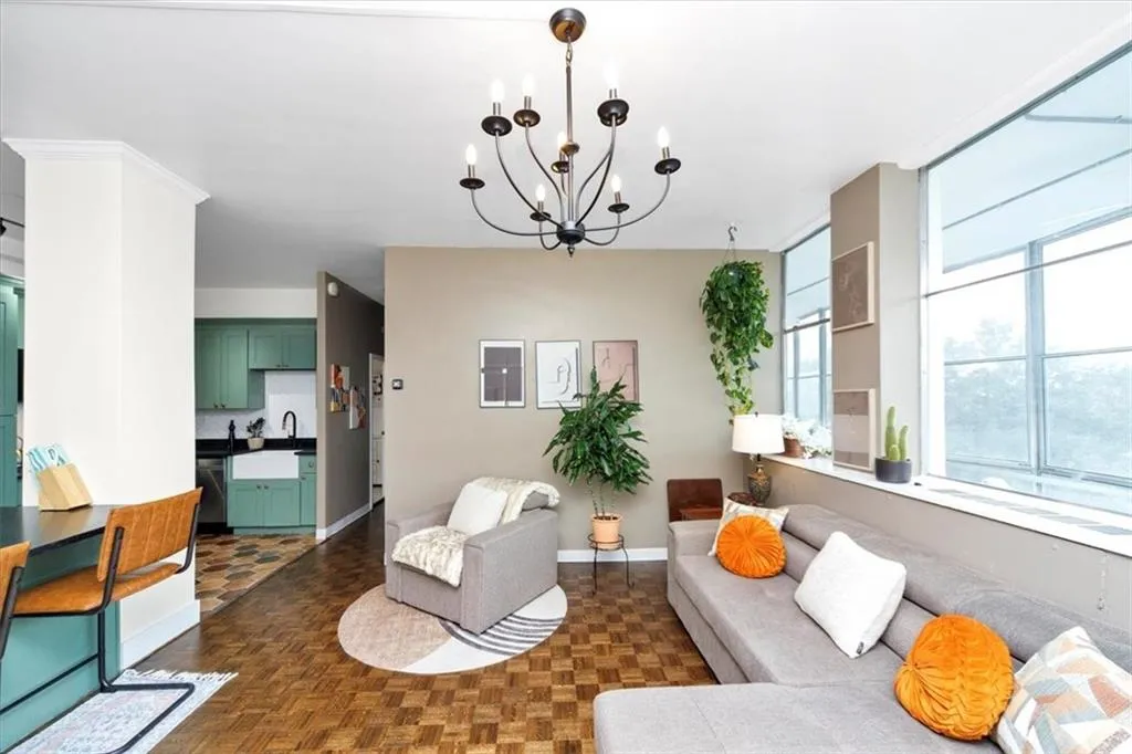 3060 Pharr Court North Nw Unit 423, Atlanta, Georgia 30305, 2 Bedrooms Bedrooms, ,1 BathroomBathrooms,Residential,For Sale,3060 Pharr Court North Nw Unit 423,7648668