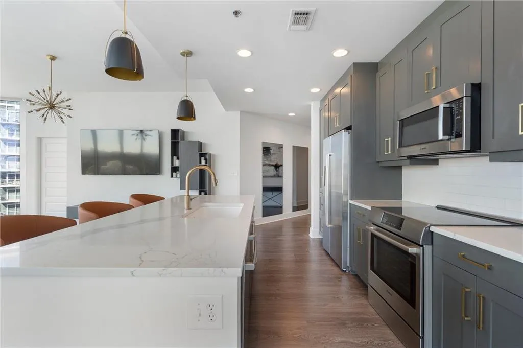 1080 Peachtree Street Ne Unit 1610, Atlanta, Georgia 30309, 2 Bedrooms Bedrooms, ,2 BathroomsBathrooms,Residential,For Sale,1080 Peachtree Street Ne Unit 1610,7545881