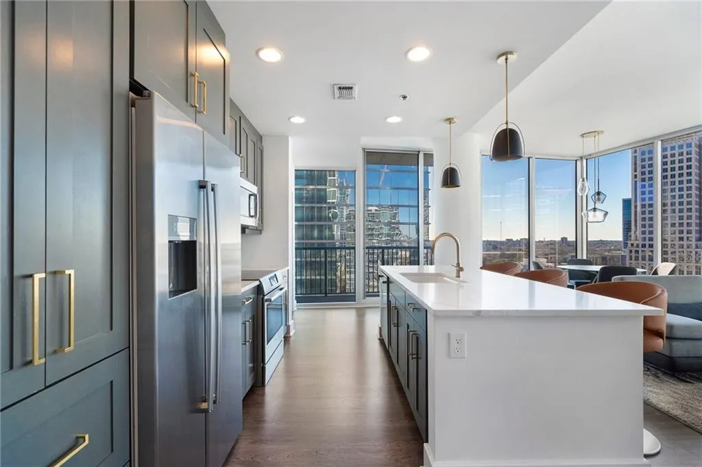 1080 Peachtree Street Ne Unit 1610, Atlanta, Georgia 30309, 2 Bedrooms Bedrooms, ,2 BathroomsBathrooms,Residential,For Sale,1080 Peachtree Street Ne Unit 1610,7545881