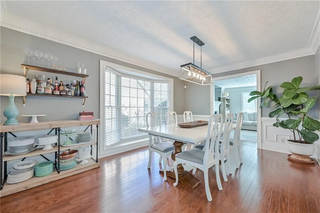 7910 Briar Villa Place, Sandy Springs, Georgia 30350, 3 Bedrooms Bedrooms, ,2 BathroomsBathrooms,Residential,Sold,7910 Briar Villa Place,6985734