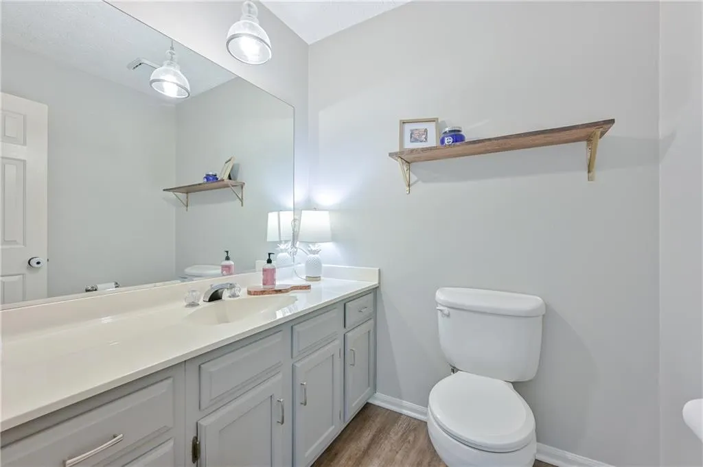 7910 Briar Villa Place, Sandy Springs, Georgia 30350, 3 Bedrooms Bedrooms, ,2 BathroomsBathrooms,Residential,Sold,7910 Briar Villa Place,6985734