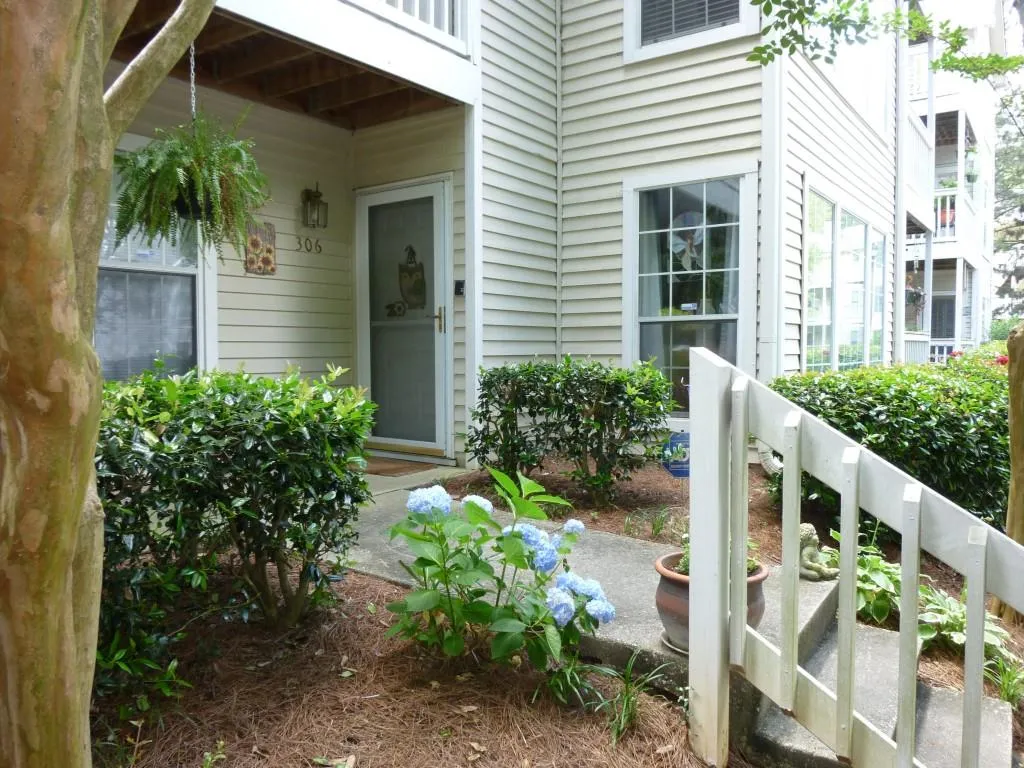 306 Gettysburg Place, Sandy Springs, Georgia 30350, 2 Bedrooms Bedrooms, ,2 BathroomsBathrooms,Residential,Sold,306 Gettysburg Place,6016126