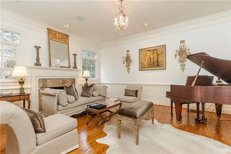 5855 Northside Drive, Sandy Springs, Georgia 30328, 6 Bedrooms Bedrooms, ,7 BathroomsBathrooms,Residential,Sold,5855 Northside Drive,7021741