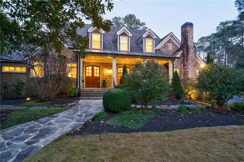 5855 Northside Drive, Sandy Springs, Georgia 30328, 6 Bedrooms Bedrooms, ,7 BathroomsBathrooms,Residential,Sold,5855 Northside Drive,7021741