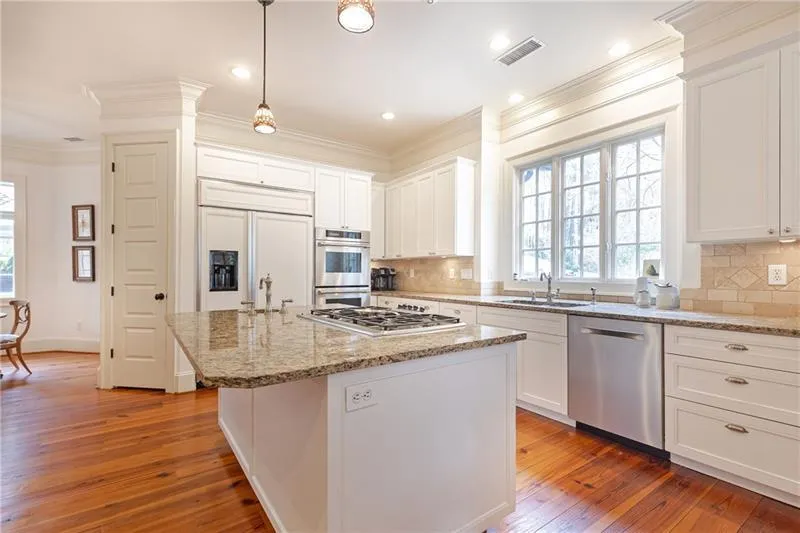 5855 Northside Drive, Sandy Springs, Georgia 30328, 6 Bedrooms Bedrooms, ,7 BathroomsBathrooms,Residential,Sold,5855 Northside Drive,7021741