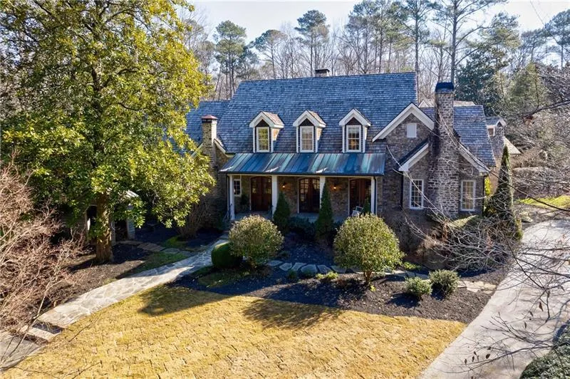 5855 Northside Drive, Sandy Springs, Georgia 30328, 6 Bedrooms Bedrooms, ,7 BathroomsBathrooms,Residential,Sold,5855 Northside Drive,7021741